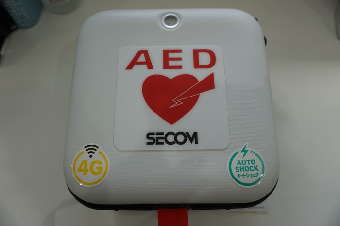 AED(自動体外式除細動器)